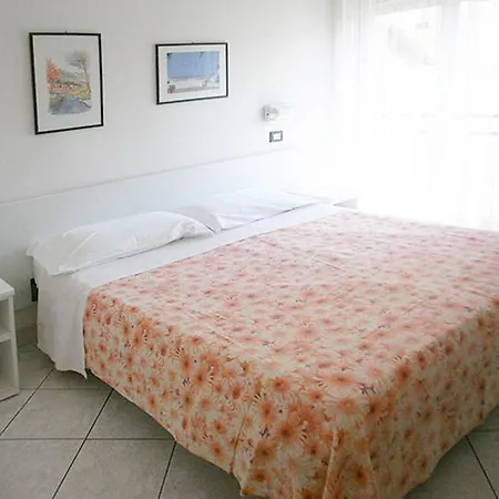 Hotel Ambassador Cattolica Esterno foto
