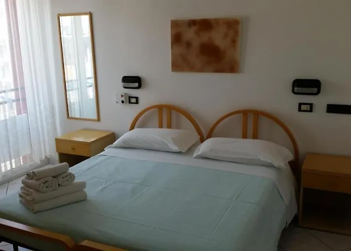 Hotel Ambassador Room Only